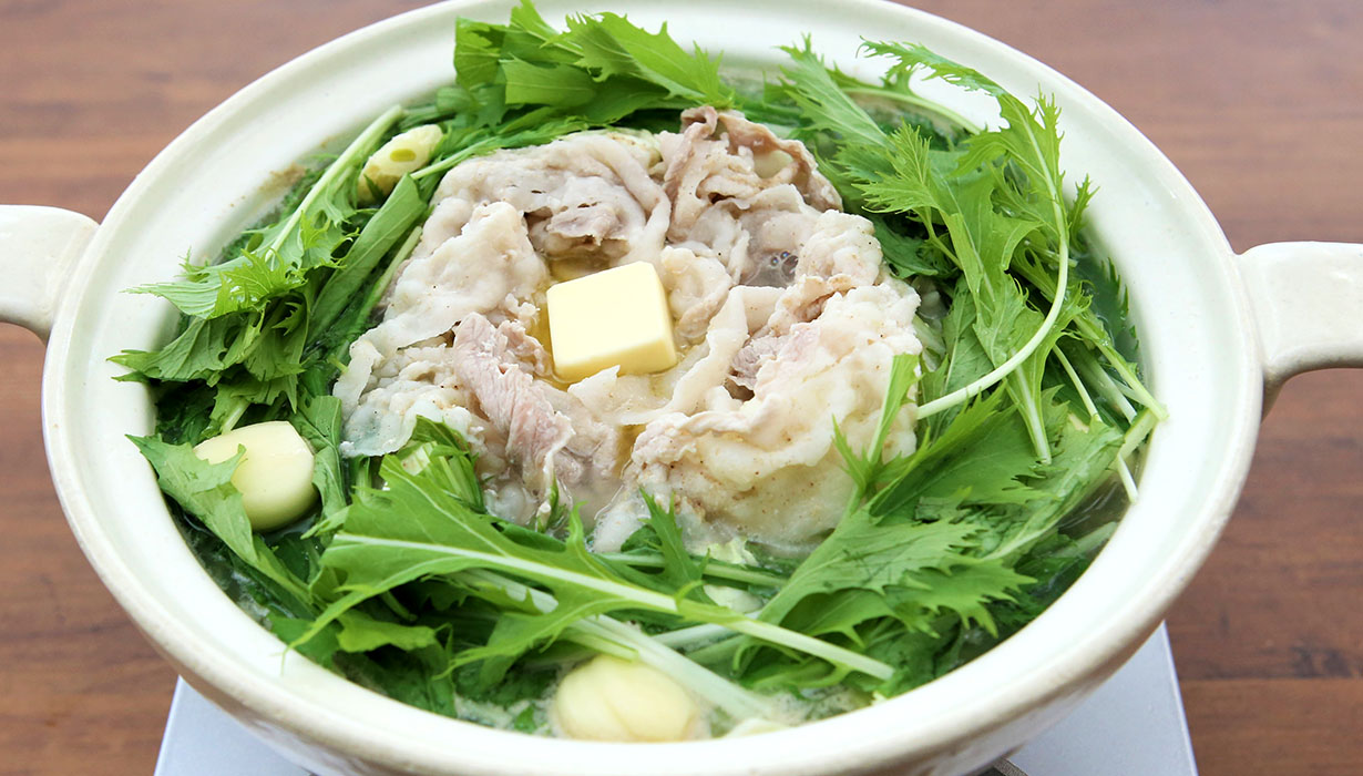 にんにくバターのやみつきみず菜鍋
